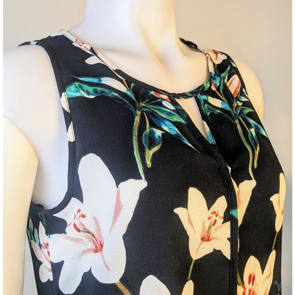 C & E Sleeveless Blouse Small Black Pink Tropical Floral V-Neck Cottagecore - Picture 2 of 7